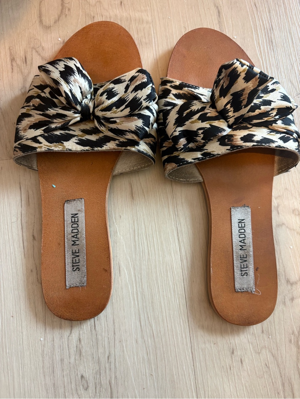 Steve Madden Leopard Bow Slide Sandals in Black and Tan